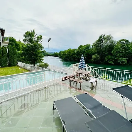 For Family With Pool & Private On Riverside Nationalpark 