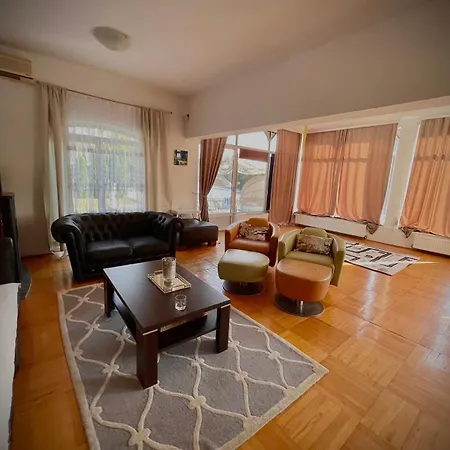 For Family With Pool & Private On Riverside Nationalpark 