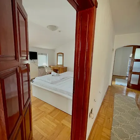 For Family With Pool & Private On Riverside Nationalpark 