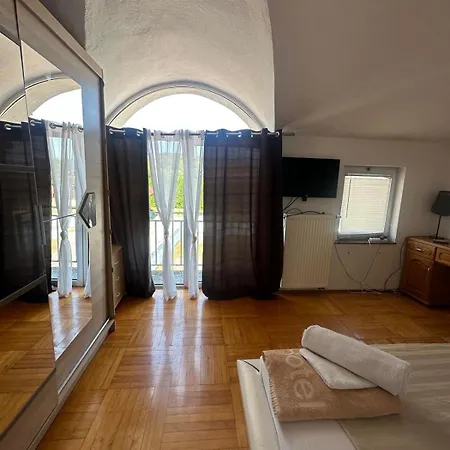 For Family With Pool & Private On Riverside Nationalpark 